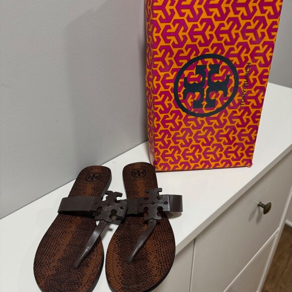 Tory Burch Moore Flat Thong Double T Sandals in Espresso - Picture 6 of 6